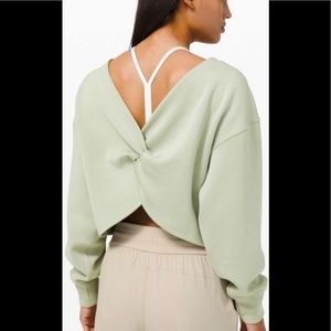 Lululemon Twist Back-to-Front Pullover size 8